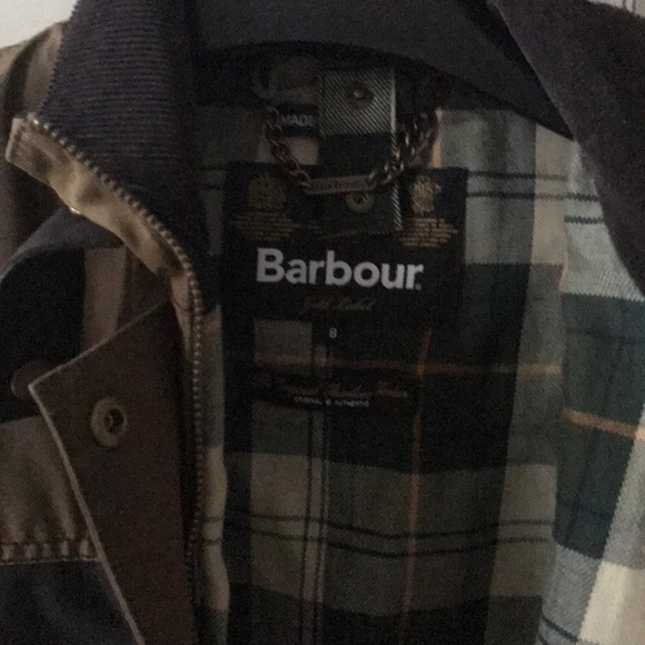 Barbour fashion coat with detachable quilted vest - Picture 4 of 5
